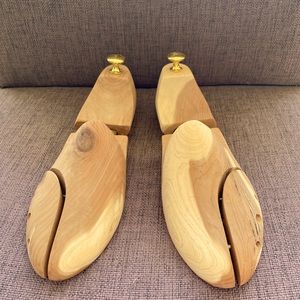 Aromatic Cedar Shoe Trees with brass knobs